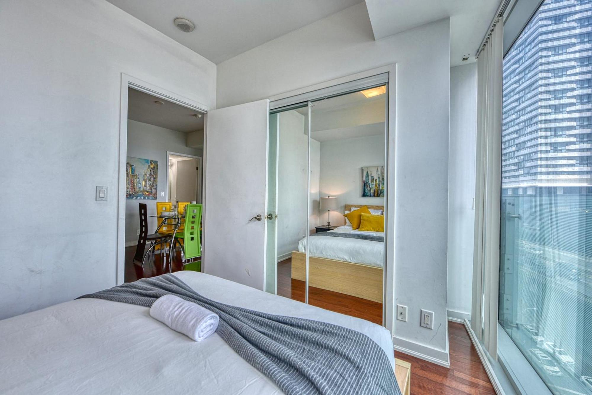 Downtown Apartments 16 Toronto Bagian luar foto