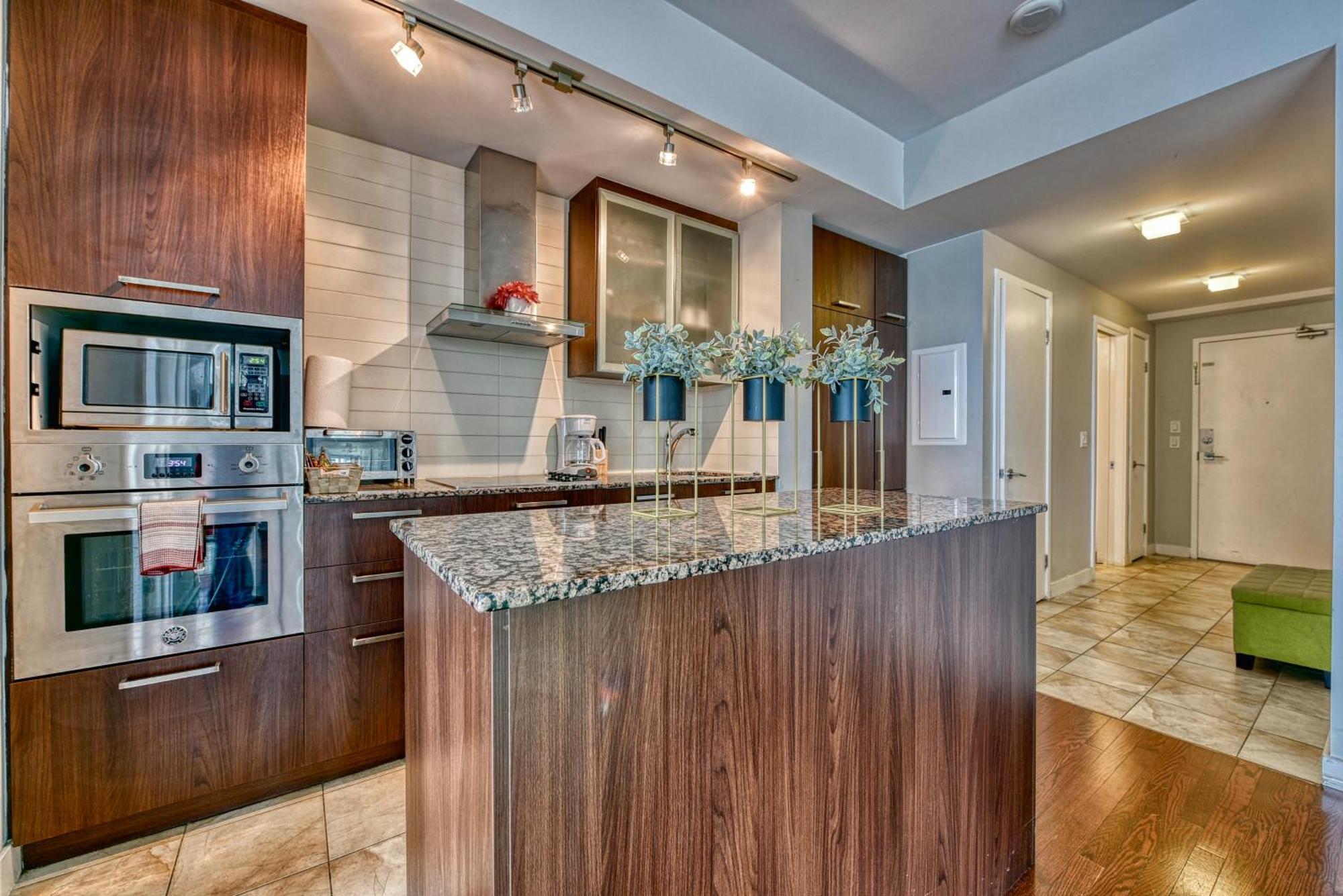 Downtown Apartments 16 Toronto Bagian luar foto