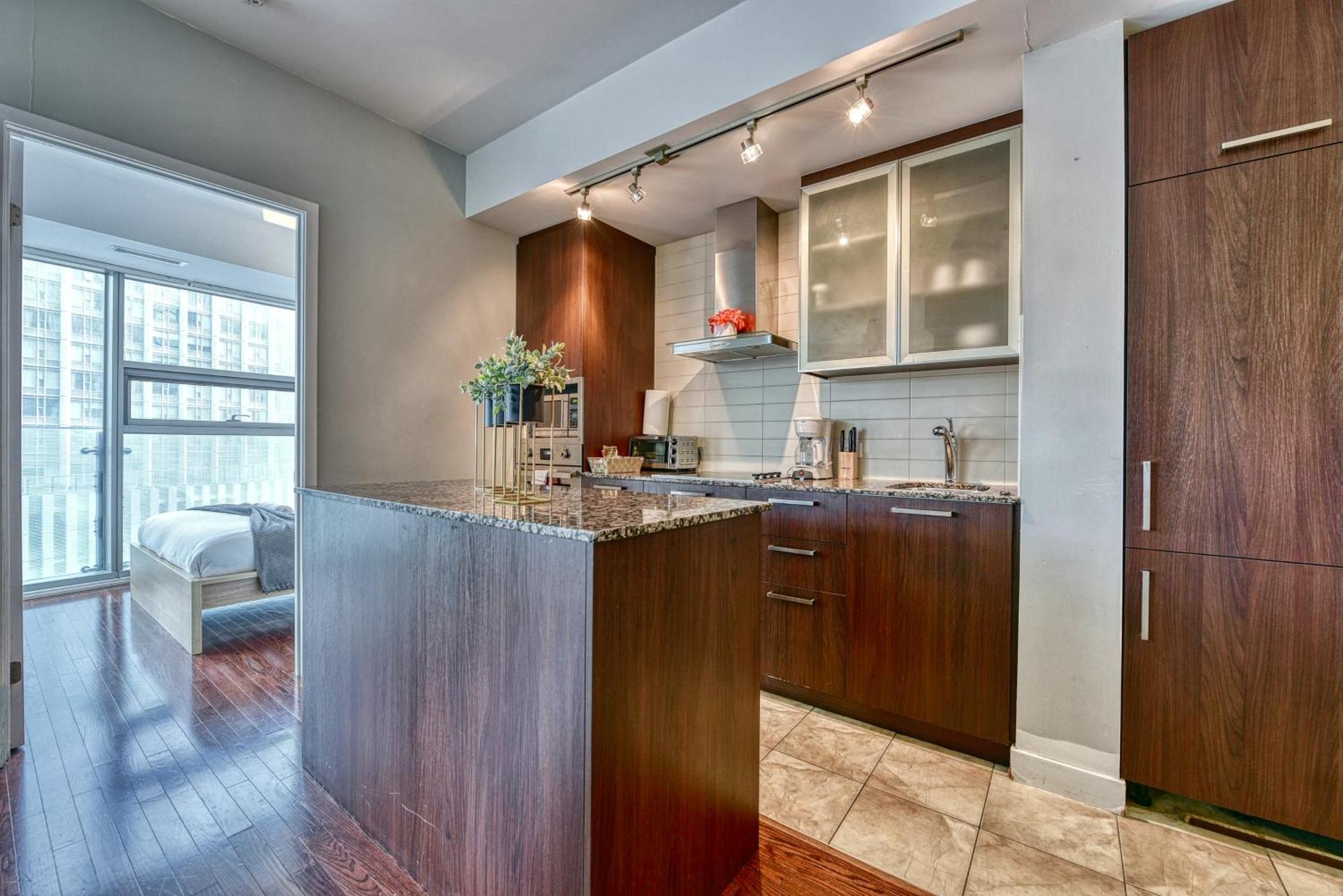 Downtown Apartments 16 Toronto Bagian luar foto