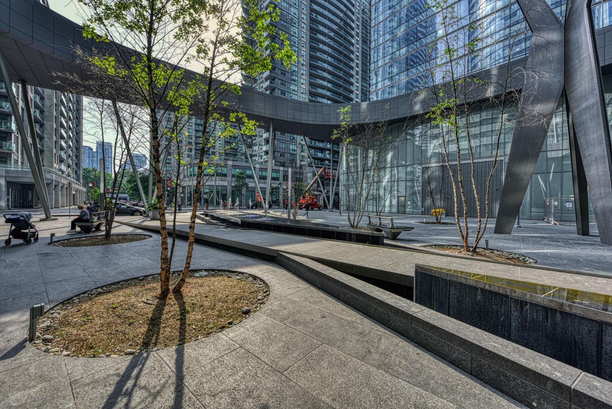 Downtown Apartments 16 Toronto Bagian luar foto